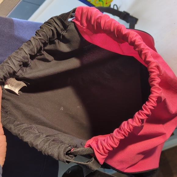 Nike Pink and Black Drawstring Backpack - Picture 5 of 6